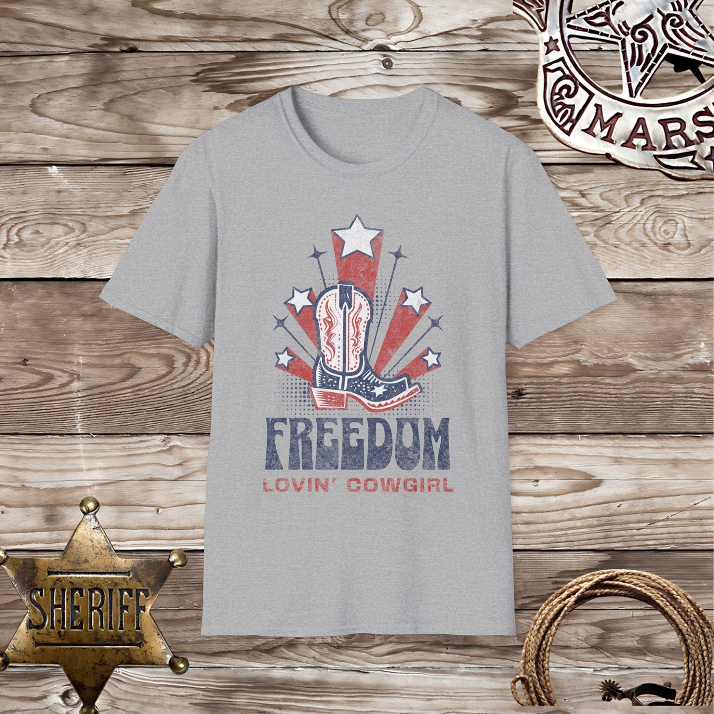 Freedom Lovin' Cowgirl - T-Shirt