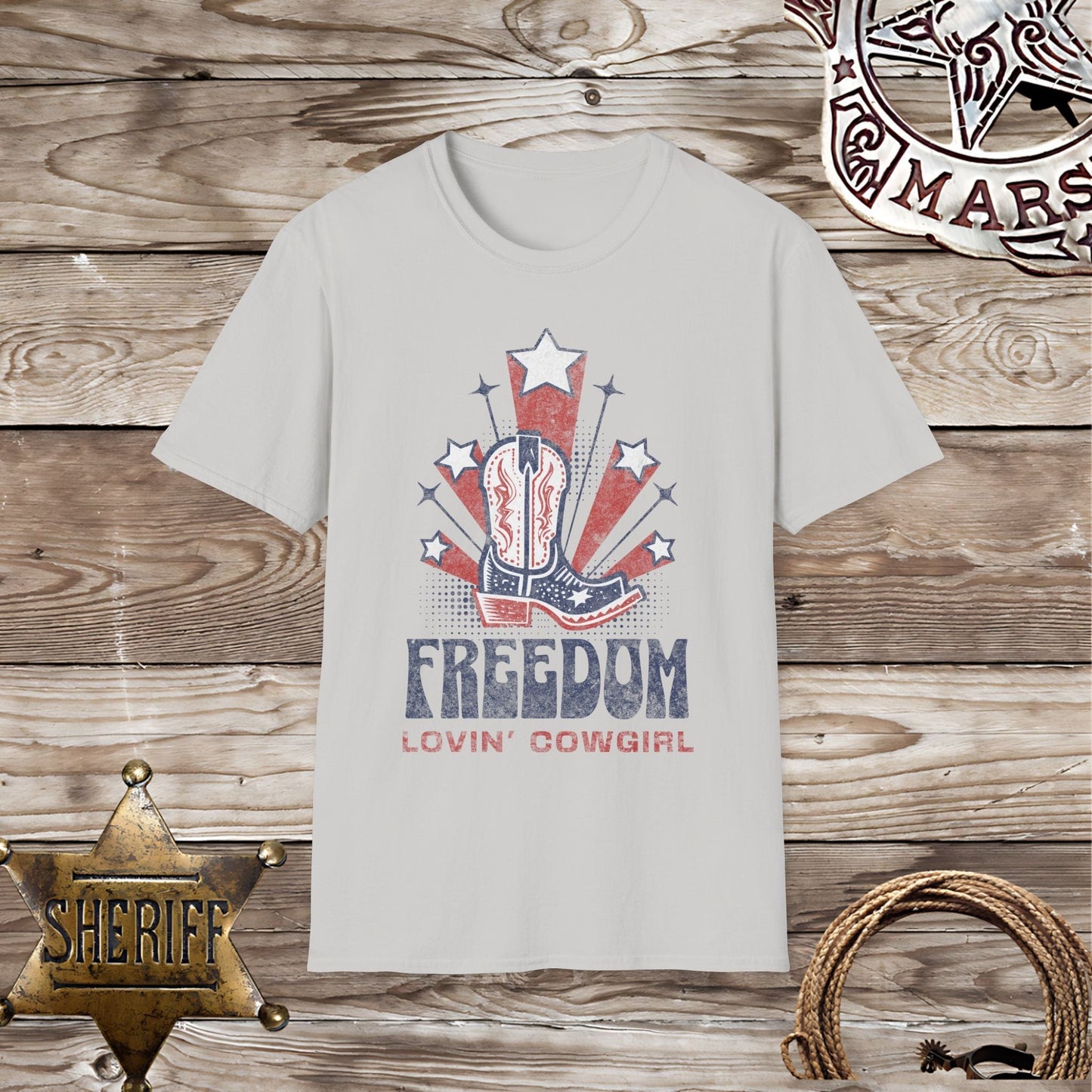 Freedom Lovin' Cowgirl - T-Shirt