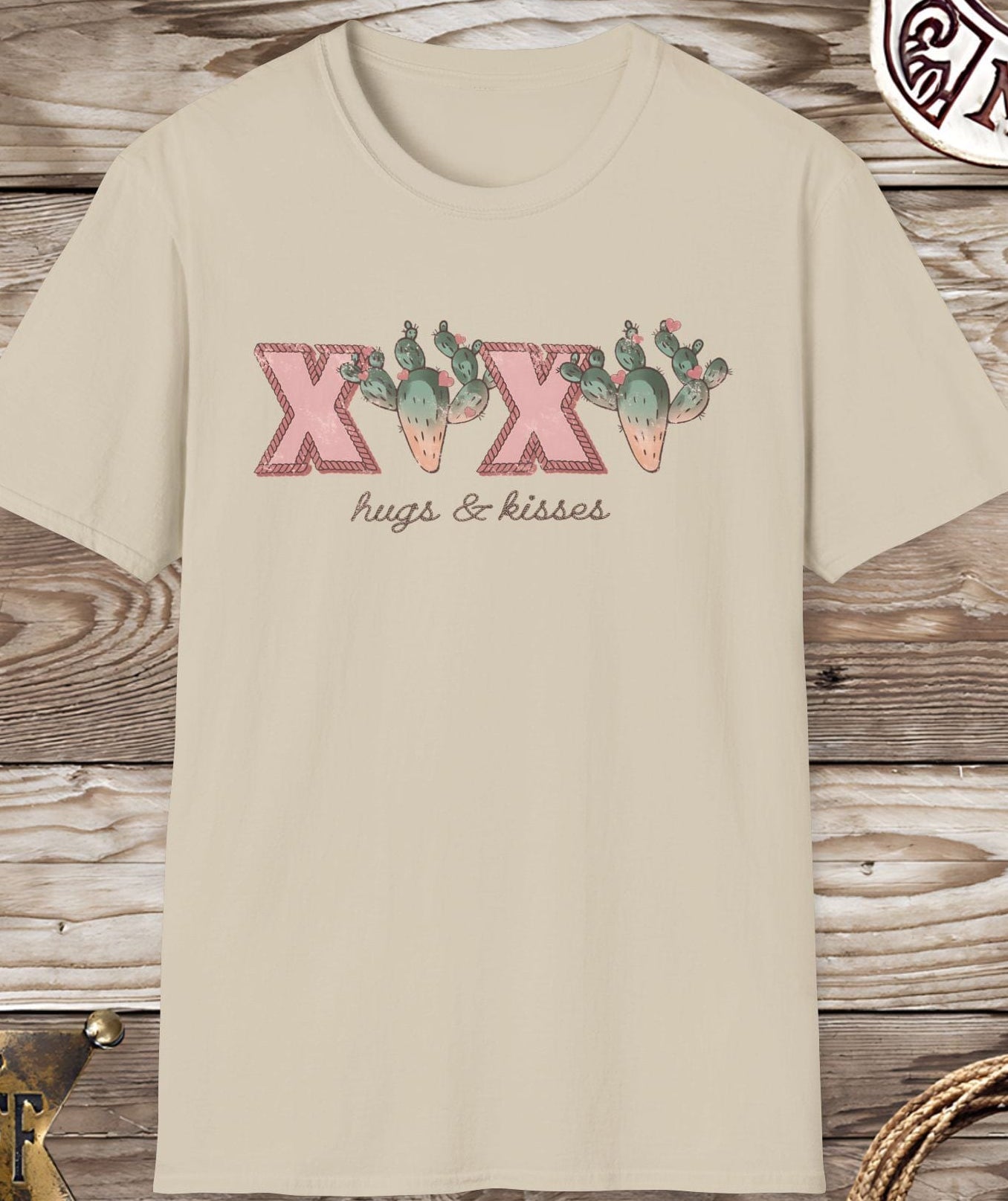 Hugs and Kisses XOXO-T-Shirt